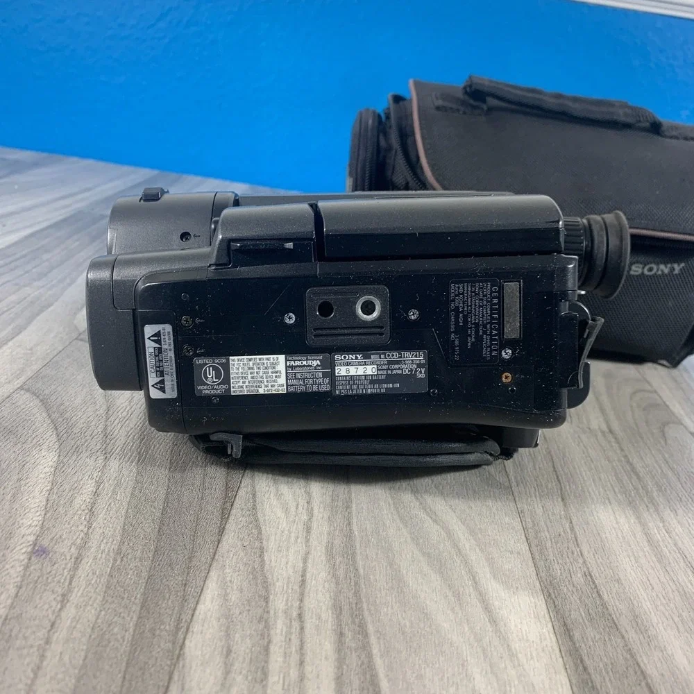 Sony Handycam CCD-TRV215 Vision Video 8 XR Camcorder + Battery Tested & Works